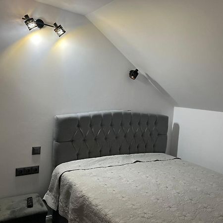 Apartament Mansarda Venus Râmnicu Vâlcea Esterno foto